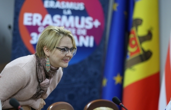 Reprezentanții universităților beneficiare ale Programului Erasmus+, reuniți într-o ședință comună pentru a discuta impactul și gestiunea financiară ale proiectelor