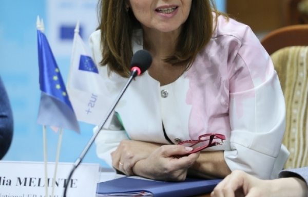 Reprezentanții universităților beneficiare ale Programului Erasmus+, reuniți într-o ședință comună pentru a discuta impactul și gestiunea financiară ale proiectelor