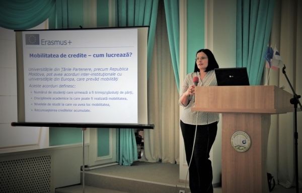 Studenți de la Comrat și Cahul, informați despre Erasmus+